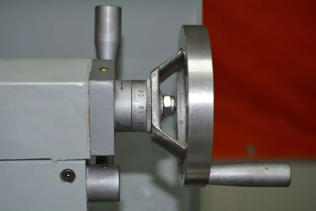 Токарный станок Turner MML 280x700v