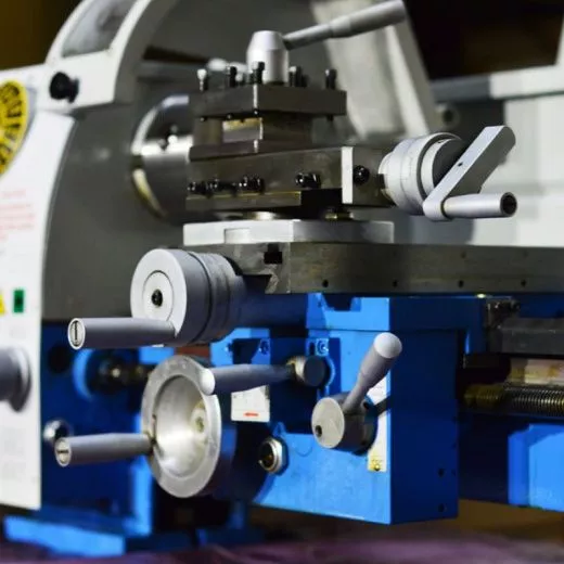 SPV-550 универсальный токарный станок