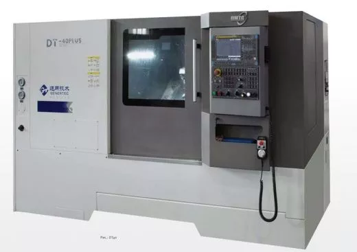 Токарный станок с ЧПУ DT30