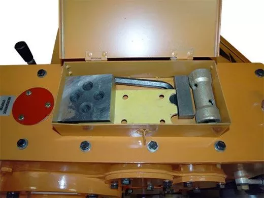 Резчик арматуры GROST RC-40М01