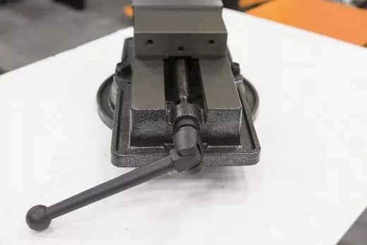 Тиски станочные Stalex QM16100