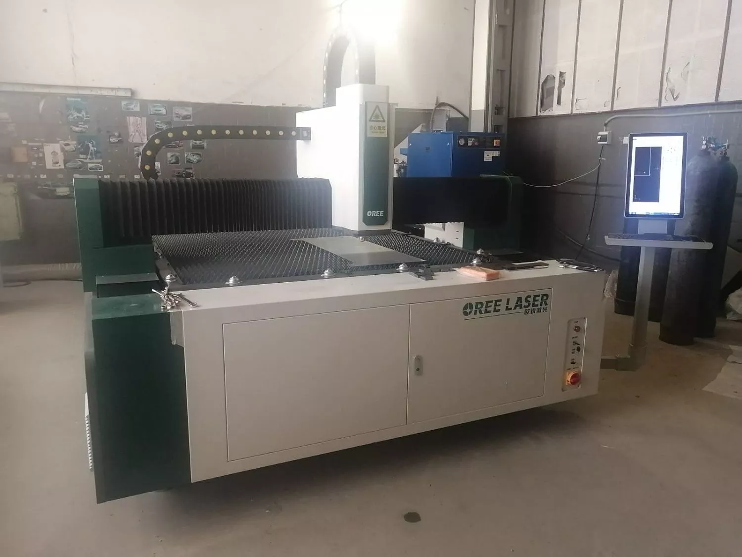 Оптоволоконный лазерный станок для резки металла FM 3015A МАХ 1500 Вт Орёл